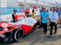 Presiden Jokowi Menyaksikan Balap Mobil Di Sirkuit Formula E