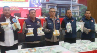 Baca juga : Bawa 30 Kg Sabu, Pengedar Sabu Jaringan Internasional Anggota Polresta Sidoarjo