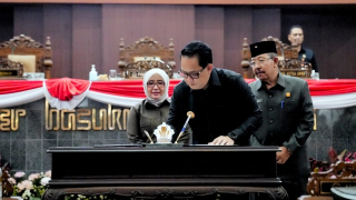 Perokok Wajib Tahu! DPRD dan Pemprov Jatim Sahkan Raperda Kawasan KTR Menjadi Perda