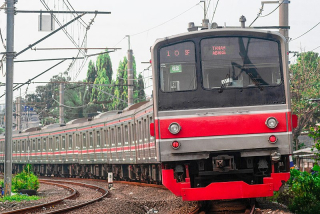 DPR: Skema Baru PSO Kereta Listrik Berbasis NIK Tidak Pro Rakyat