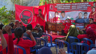Turun ke Desa-desa, PDI Perjuangan Probolinggo Kenalkan Risma-Gus Hans dan Zulmi-Rasit