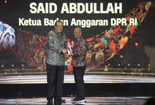 Luar Biasa! Said Abdullah Raih Penghargaan CNN karena Dedikasinya di Dapil