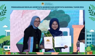 Terbanyak se-Indonesia, 20 Sekolah SD-SMP di Surabaya Sabet Penghargaan Adiwiyata Nasional 2024