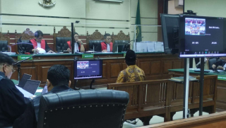 Seru! Saat Ari Suryono dan Gus Muhdlor Bertemu di Sidang Potongan Insentif ASN BPPD Sidoarjo