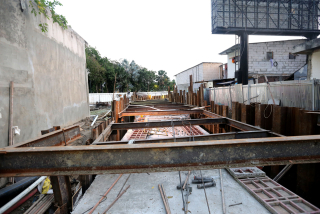 Cek Pembangunan Tunnel TIJ-KBS, PJs Wali Kota Surabaya: Pengerjaan Sudah 80 Persen