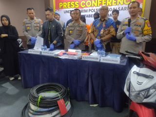 Baca juga : 2 Orang ini Curi Kabel PJU di Surabaya Senilai Rp 12 Miliar, Kok Bisa?