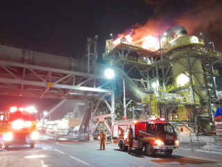 Bikin Kaget! Smelter PT Freeport Indonesia di JIIPE Gresik Terbakar Hebat