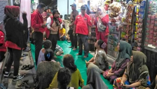 Gas Pol! Banteng Surabaya Tiada Henti Sosialisasikan Eri-Armuji dan Risma-Gus Hans ke Masyarakat