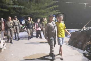 Baca juga : Satpol PP Surabaya Kembali Amankan 11 Muda-Mudi Pesta Miras di bawah Jembatan Suramadu
