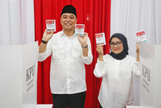 FIX! Eri Cahyadi-Armuji Pimpin Lagi Kota Surabaya, Ini Hasil Resmi Rekapitulasi Pilwali Surabaya