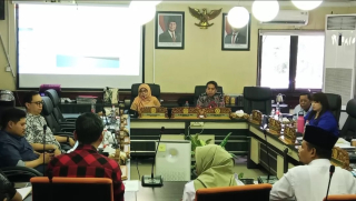 Lift Ditutup, Lansia 70 Tahun Dipaksa Naik 16 Lantai, DPRD Surabaya: Bale Hinggil Melanggar