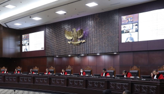 Baca juga : Dok! Mahkamah Konstitusi Hapus Ambang Batas Pencalonan Presiden dan Wapres