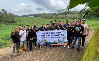 BRI Bikers Community Berbagi Kebahagiaan di Desa Siridomo Pasuruan