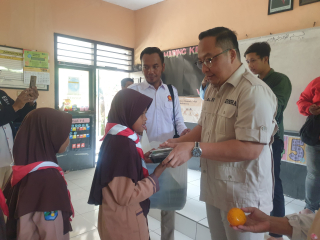 Gerindra Uji Coba MBG di Gresik, Asluchul Alif: Kami Ingin Sukseskan Program Pak Prabowo