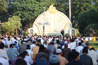Baca juga : Salat Idulfitri 2025 di Taman Surya, Pemkot Surabaya Sediakan Shaf Ramah Disabilitas