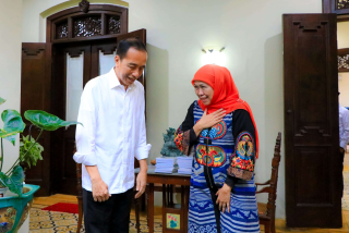 Usai Retreat, Khofifah-Emil Temui Jokowi di Solo