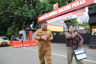 Didampingi Pemkot Surabaya, Eks Karyawan Resmi Lapor Polisi soal Dugaan Penahanan Ijazah