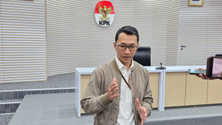 Baca juga : Budiman Bayu Prasojo, Jadi Tersangka Baru Kasus Gratifikasi Pejabat Bea Cukai