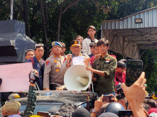Kapolda Jatim Temui Pendemo, Ini yang Disampaikan