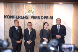 Baca juga : Kasus Keracunan Massal, DPR Minta Evaluasi Total Program MBG!