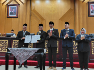 APBD Surabaya 2026 Disepakati Rp12,7 Triliun, DPRD dan Pemkot Fokuskan pada Infrastruktur dan Perlindungan Sosial