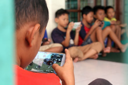 Wali Kota Eri Cahyadi Terbitkan Aturan Pembatasan Penggunaan HP dan Internet untuk Anak di Sekolah dan Rumah