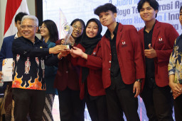 Baca juga : 1.214 Inovboyo, Pemkot Surabaya Raih Rekor MURI dan Predikat Kota Terinovatif Dua Tahun Berturut-Turut