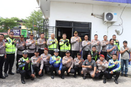 Puncak Libur Nataru,  Kapolresta Barelang Kombes Pol Anggoro Wicaksono Turun Langsung Cek Pos Pengamanan dan Pelayanan