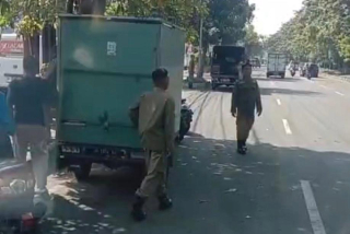 DPRD Surabaya Desak Sanksi Tegas Oknum Satpol PP Diduga Pungli PKL