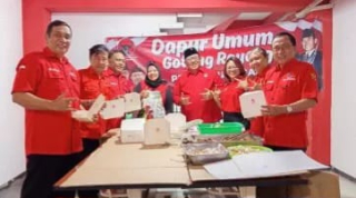 DPC PDIP Surabaya Luncurkan Dapur Umum Rutin Setiap Tanggal 10, Sasar Pekerja Informal & Pengendara