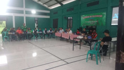 Cangkrukan Warga Surabaya Barat Redam Potensi Konflik