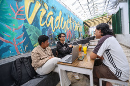 Dari Rumah Padat Karya ke Ruang Publik Kreatif, Viaduct Gubeng Catat Omzet Rp725 Juta