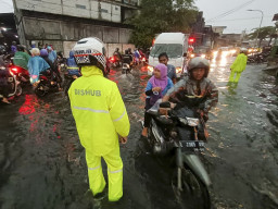 Perbaikan Jalan Tanjungsari Dilakukan Bertahap, Diawali Penanganan Banjir