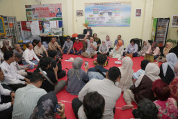 Sukses Olah Sampah dan Donasi Mandiri Rp90 Juta, Wali Kota Eri Jadikan RW IV Ngagel Rejo Prototype Kampung Pancasila
