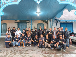 Komunitas Saka Dharma Awu Sepuh Bagikan 500 Paket Takjil, Tegaskan Komitmen Kepastian Hukum dan Transparansi Keraton