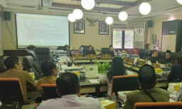 Komisi C DPRD Surabaya Fasilitasi Aduan Warga Soal Parkir Truk Besar di Jalan Semut Baru