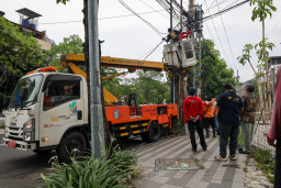 Kabel FO Tanpa Izin Ditertibkan, Pemkot Surabaya Mulai Operasi Bertahap