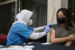 Pemkot Surabaya Bersama Balai Besar POM Gelar Vaksinasi HPV, Perkuat Perlindungan Perempuan dari Kanker Serviks