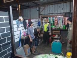 Baca juga : Cikon Ramadan di Surabaya, Polsek Kenjeran Amankan Miras dari Dua Kafe di Pesisir Tambak Wedi