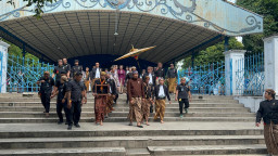 Grebeg Besar Iduladha 2026 Perdana Pakubuwono XIV Hangabehi Berlangsung Khidmat, Bagikan Gunungan dan Sapi Kurban