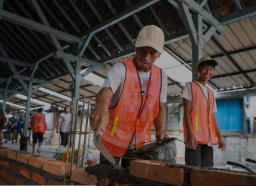 OPINI: "Permainan" di Balik Megahnya Pasar Tembok, Ke Mana Sisa Lapak Kami?