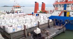 Aktivitas Bongkar-Muat Limbah B3 di Pelabuhan Roro Karimun Diduga Abaikan Aturan