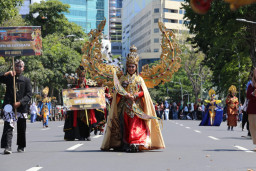 Parade SFF 2026 Sedot Ribuan Mata Pengunjung Tunjungan