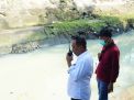 Terjun Di Kalisumo, Wakil Walikota Armuji Bersama Satgas Bersihkan Plengsengan