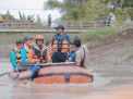Pastikan Normalisasi Sungai Antisipasi Banjir Tahunan, Gus Yani Susuri Kali Lamong