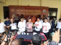 Baca juga : Polres Mojokerto Amankan Dua Wanita Diduga Bawa Lari Uang Nasabah 3,7 M