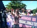 Ratusan Jurnalis Geruduk Mapolres Sampang, Sebagai Bentuk Perlawanan Terhadap Arogansi Kapolres