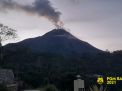 Semburkan Lava Pijar 13 Kali, Gunung Merapi Berstatus Siaga
