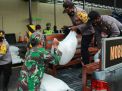 Polresta Mojokerto Distribusikan Beras Bagi Masyarakat Tidak Mampu