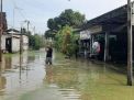 Gresik Selatan Banjir Lagi, Satu Keluarga Hanyut Terseret Arus